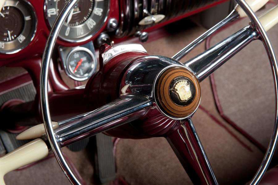 Cadillac Series 62 Convertible Coupe 1942 года  (фото 4 из 48)